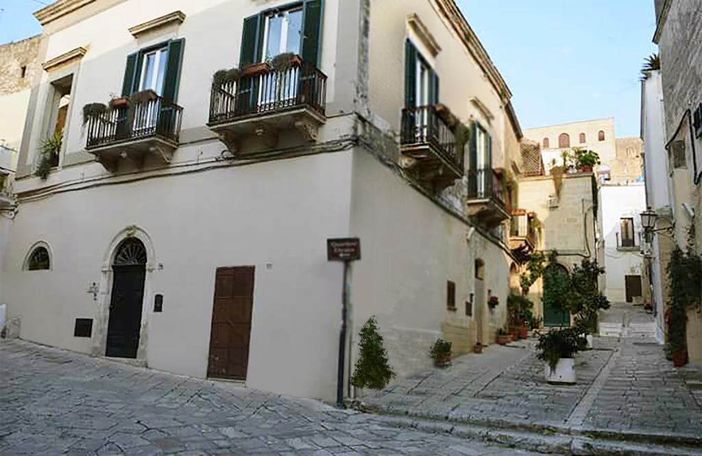 Palazzo Delle Viole Bed & Breakfast Oria  Exterior photo